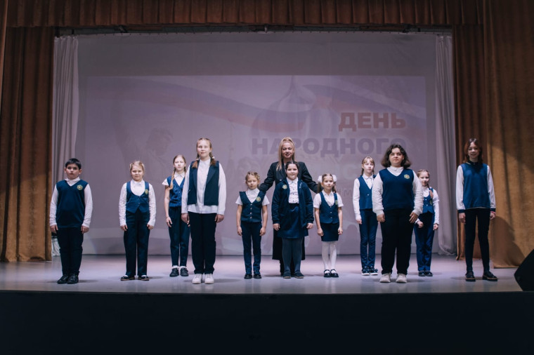 Первое выступление школьного хора «Мелодика».